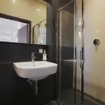 & Łomianki